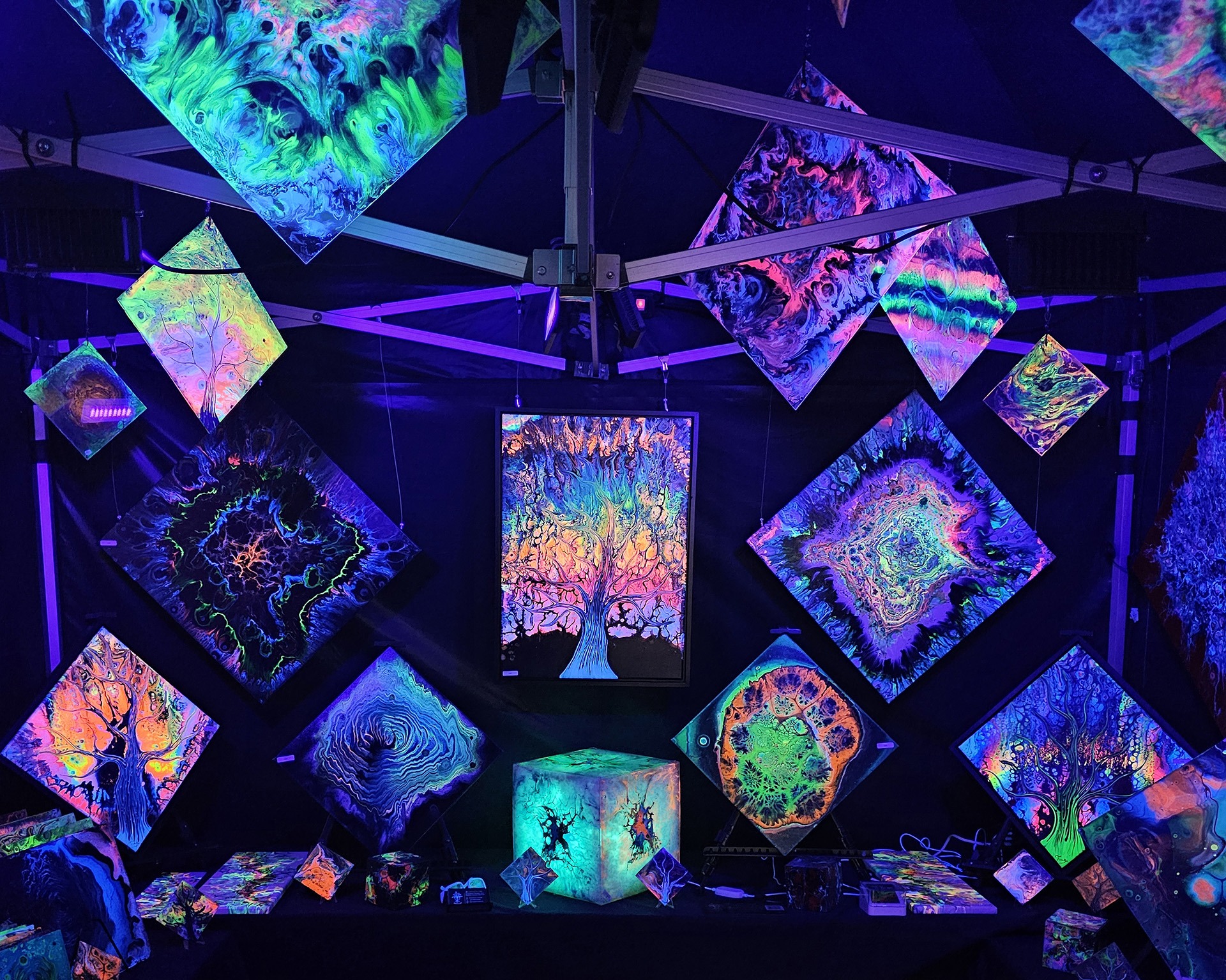 Farbwelten_Zeltausstellung